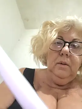 Merilulla online show from 11-17-25, 05:08