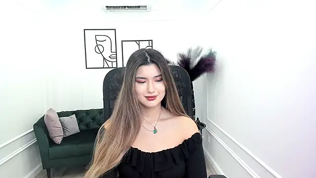 AnneTLi online show from 09-20-25, 03:18