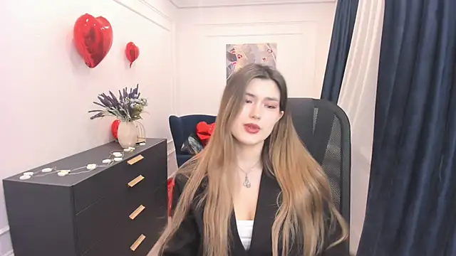 AnneTLi online show from 02-15-26, 03:58