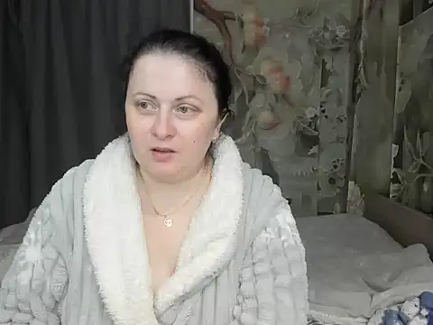 Lillian2 online show from 04-13-26, 08:03