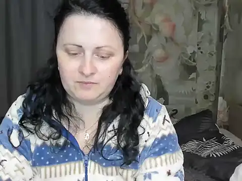 Lillian2 online show from 04-28-26, 08:14