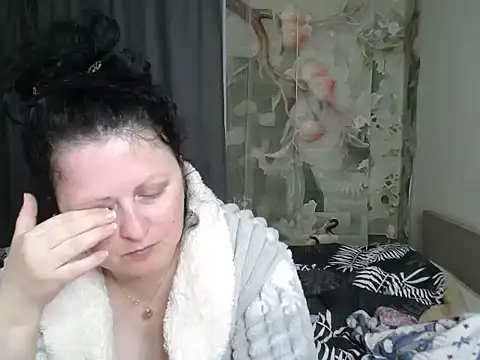 Lillian2 online show from 05-16-26, 11:57