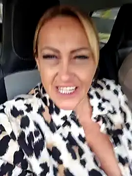 Isabellaa04 online show from 09-24-25, 07:01