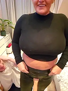 Isabellaa04 online show from 11-14-25, 03:44