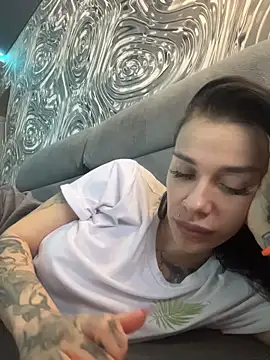 Queen of pain online show from 02-03-26, 06:40