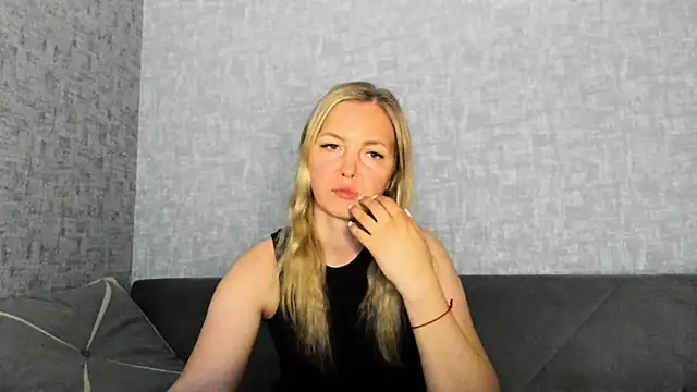 iam Venus online show from 05-28-26, 04:04