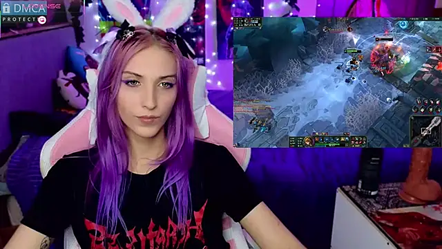 Snapshot of Violet_Noir chatting on 01-22-25, 10:40 Violet Noir online show from 01-22-25, 10:40