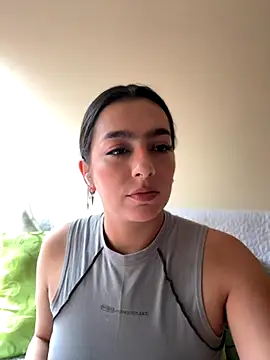 Nicollemays online show from 11-04-25, 04:06