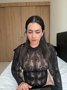 Nicollemays online show from 04-20-26, 01:14