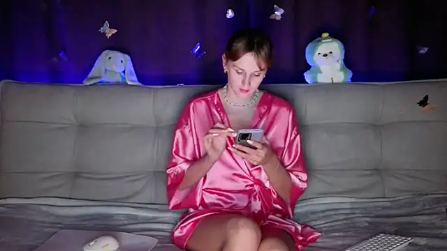 intolerable girl online show from 11-13-25, 08:41