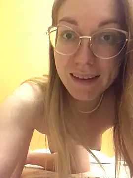 Snapshot of _Sweet_Love_ chatting on 01-06-25, 12:59 Sweet Love online show from 01-06-25, 12:59