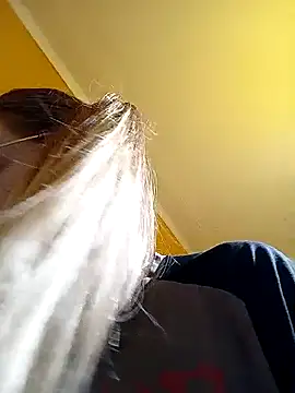 Snapshot of _Sweet_Love_ chatting on 02-19-25, 03:05 Sweet Love online show from 02-19-25, 03:05