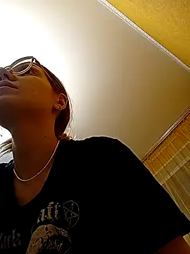 Snapshot of _Sweet_Love_ chatting on 02-25-25, 04:31 Sweet Love online show from 02-25-25, 04:31