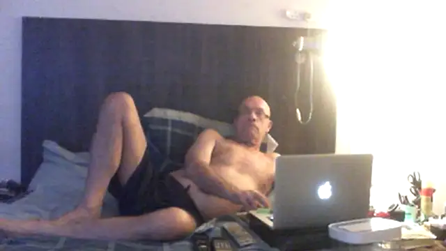 dazuk4513 online show from 07-12-26, 12:01