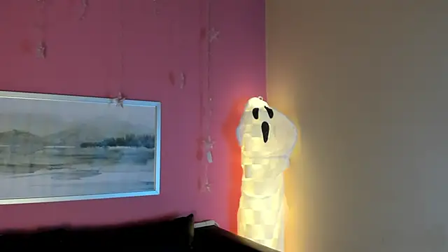 Tiffanysurez  online show from 10-09-25, 08:29