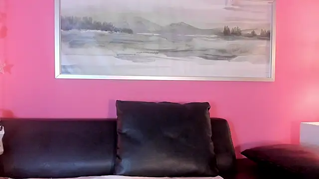 Tiffanysurez  online show from 11-19-25, 08:20