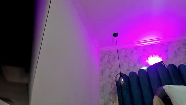 nalalye cruzz  online show from 04-11-26, 02:27