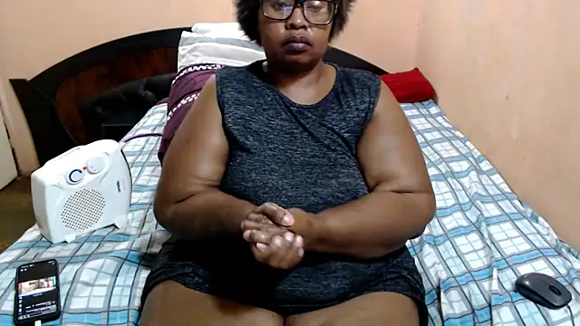 Snapshot of ZOQULUx chatting on 05-10-26, 06:24 ZOQULUx online show from 05-10-26, 06:24