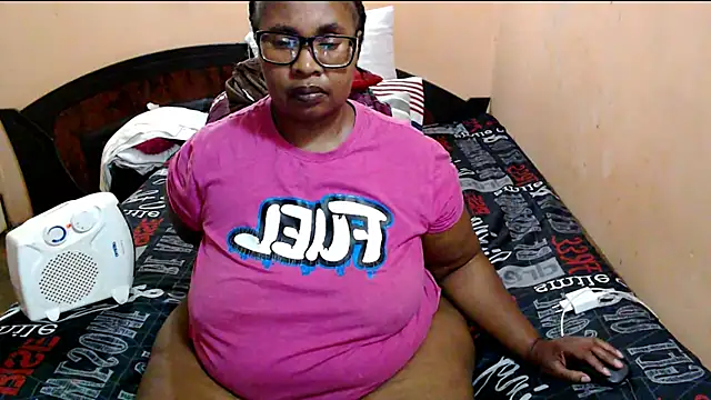 Snapshot of ZOQULUx chatting on 05-22-26, 08:36 ZOQULUx online show from 05-22-26, 08:36