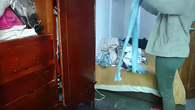 clarisse69 online show from 09-09-25, 09:58