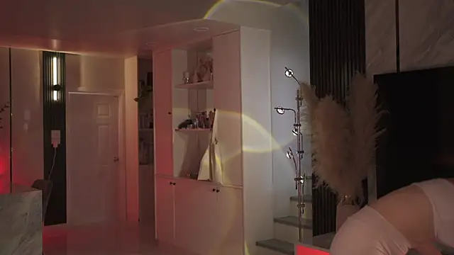 VixenMia online show from 04-15-26, 04:08