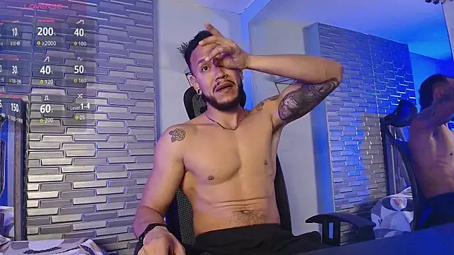 ARON TAYLER01 online show from 04-22-26, 10:28