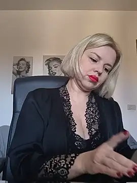 Snapshot of Ladykaos chatting on 05-20-26, 01:17 Ladykaos online show from 05-20-26, 01:17