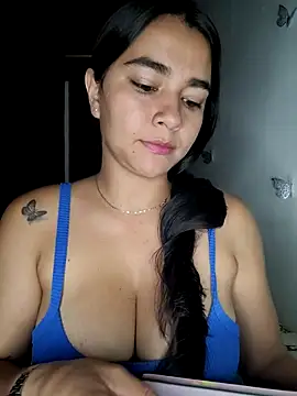 Snapshot of alison_villalobo chatting on 09-21-25, 02:46 alison villalobo online show from 09-21-25, 02:46