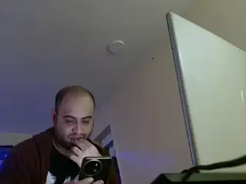 Snapshot of alphaswitchard chatting on 12-19-24, 09:38 alphaswitchard online show from 12-19-24, 09:38