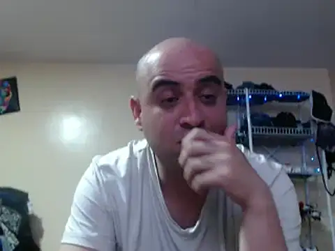 Snapshot of alphaswitchard chatting on 12-24-24, 04:11 alphaswitchard online show from 12-24-24, 04:11