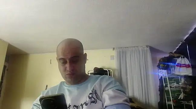 Snapshot of alphaswitchard chatting on 03-21-25, 10:50 alphaswitchard online show from 03-21-25, 10:50