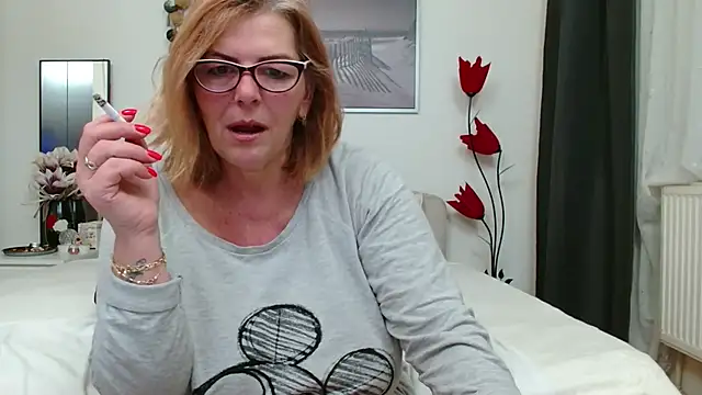 YulliaMilf online show from 02-25-25, 04:24