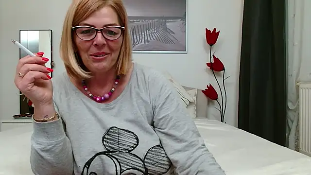 YulliaMilf online show from 02-26-25, 05:28