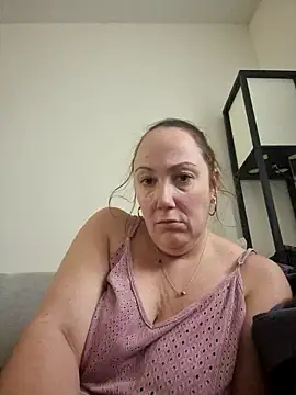 Wisie Cutie online show from 12-15-24, 02:27