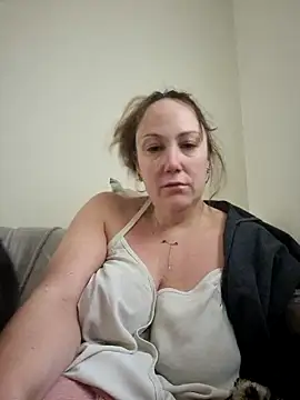 Wisie Cutie online show from 01-04-25, 02:14