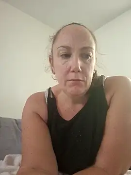 Wisie Cutie online show from 10-14-25, 03:35