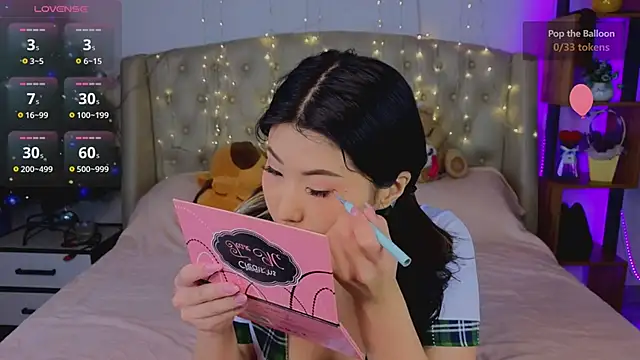 Snapshot of Wendy__Hills chatting on 12-17-24, 06:35 Wendy Hills online show from 12-17-24, 06:35