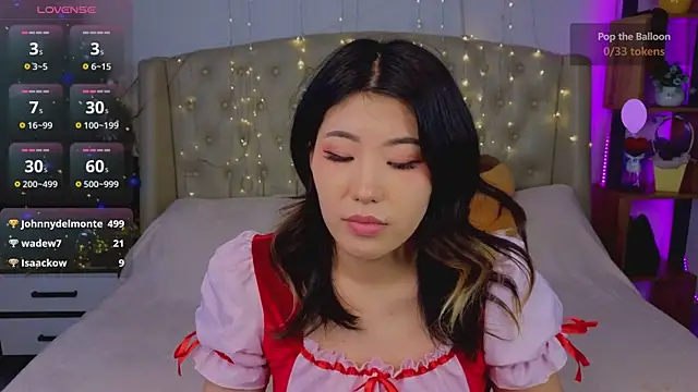 Snapshot of Wendy__Hills chatting on 12-24-24, 12:33 Wendy Hills online show from 12-24-24, 12:33