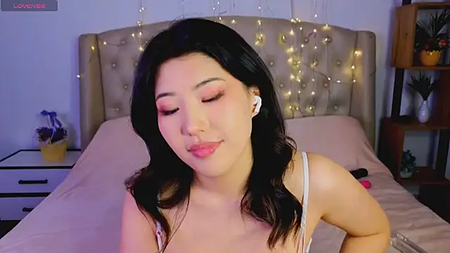 Snapshot of Wendy__Hills chatting on 03-16-25, 05:17 Wendy Hills online show from 03-16-25, 05:17