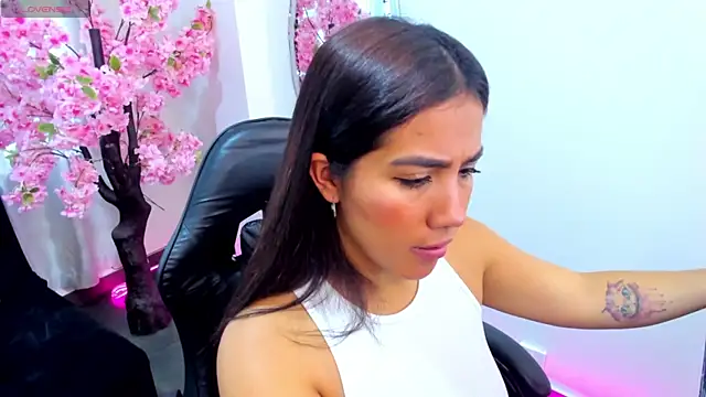 KAROLIVONNE online show from 07-15-26, 03:28