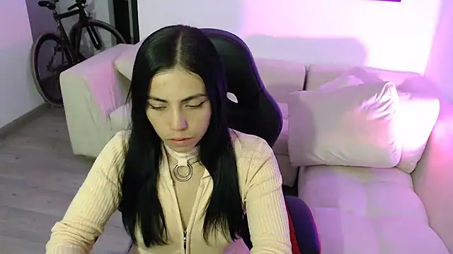 i am nina  online show from 01-13-25, 02:28