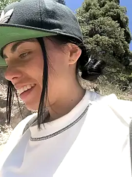 i am nina  online show from 01-14-25, 04:50