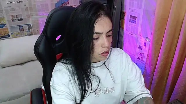 i am nina  online show from 10-22-25, 09:58