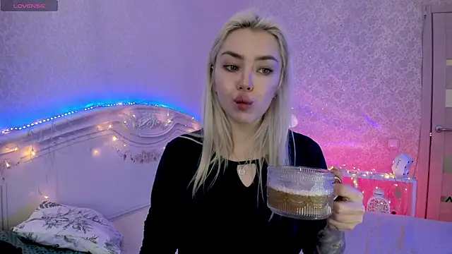 LillyMoure  online show from 01-15-26, 11:52