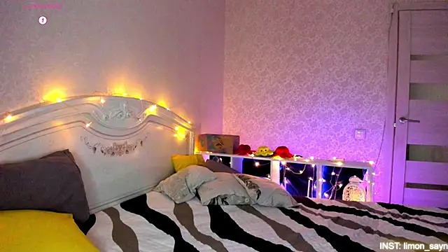 LillyMoure  online show from 02-16-26, 10:39