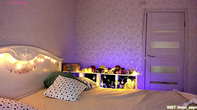 LillyMoure  online show from 06-01-26, 11:39