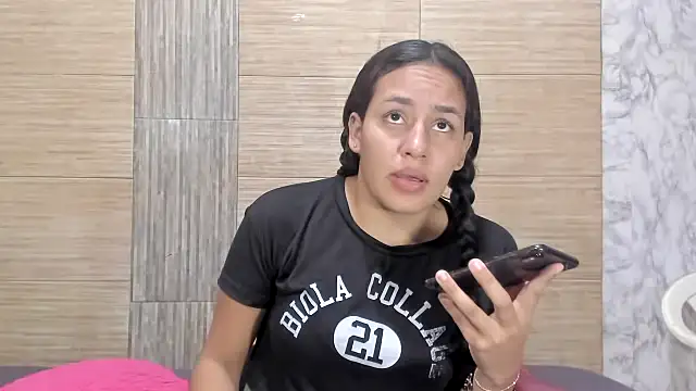 Snapshot of GIRLORI22 chatting on 09-27-25, 07:52 GIRLORI22 online show from 09-27-25, 07:52