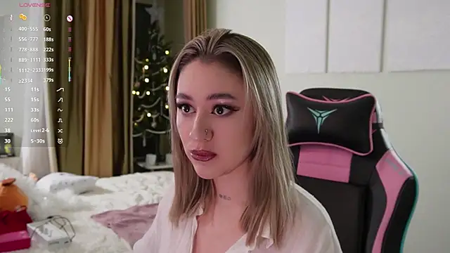 Fiona-Love online show from 12-21-25, 05:20