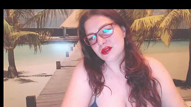 Snapshot of Queen__Natasha chatting on 06-18-26, 09:30 Queen Natasha online show from 06-18-26, 09:30