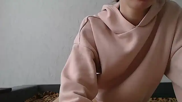 HoneyWiles online show from 02-12-26, 02:23